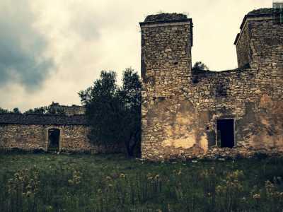 La Masseria � composta da due strutture in pietra posizionate a qualche decina di metri di distanza